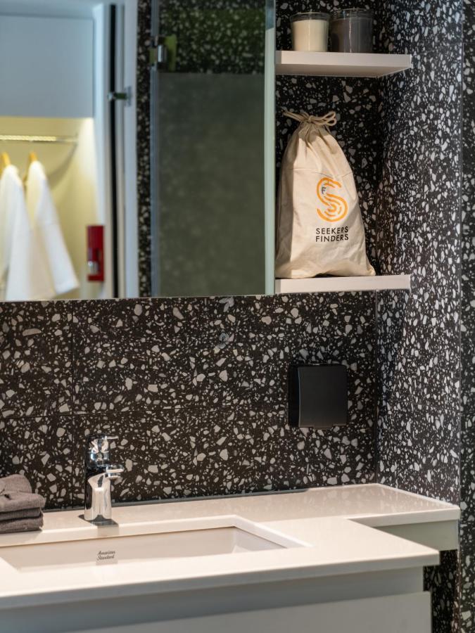 Seekers Finders Rama IV Hotel Surestay Collection By BW Банкок Екстериор снимка