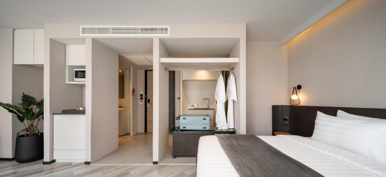 Seekers Finders Rama IV Hotel Surestay Collection By BW Банкок Екстериор снимка