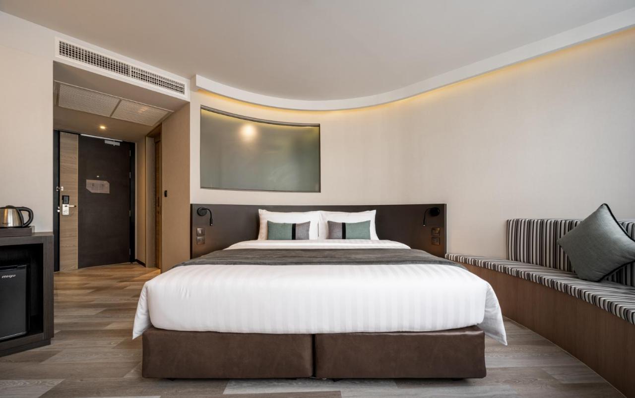 Seekers Finders Rama IV Hotel Surestay Collection By BW Банкок Екстериор снимка