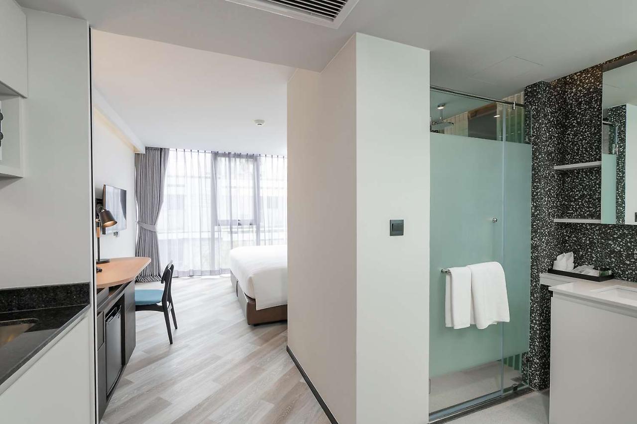 Seekers Finders Rama IV Hotel Surestay Collection By BW Банкок Екстериор снимка