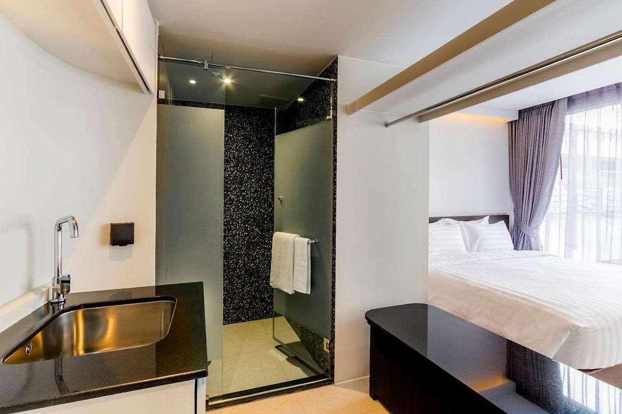 Seekers Finders Rama IV Hotel Surestay Collection By BW Банкок Екстериор снимка
