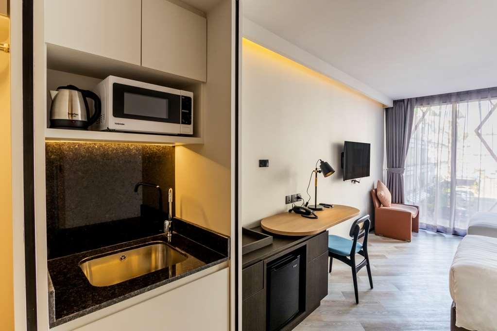 Seekers Finders Rama IV Hotel Surestay Collection By BW Банкок Екстериор снимка